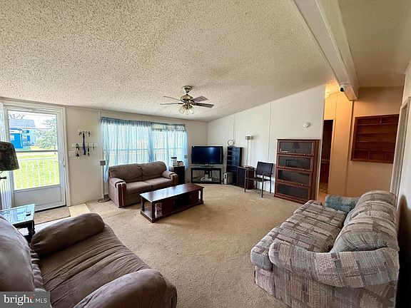 5th image of 34462 Railroad Ave