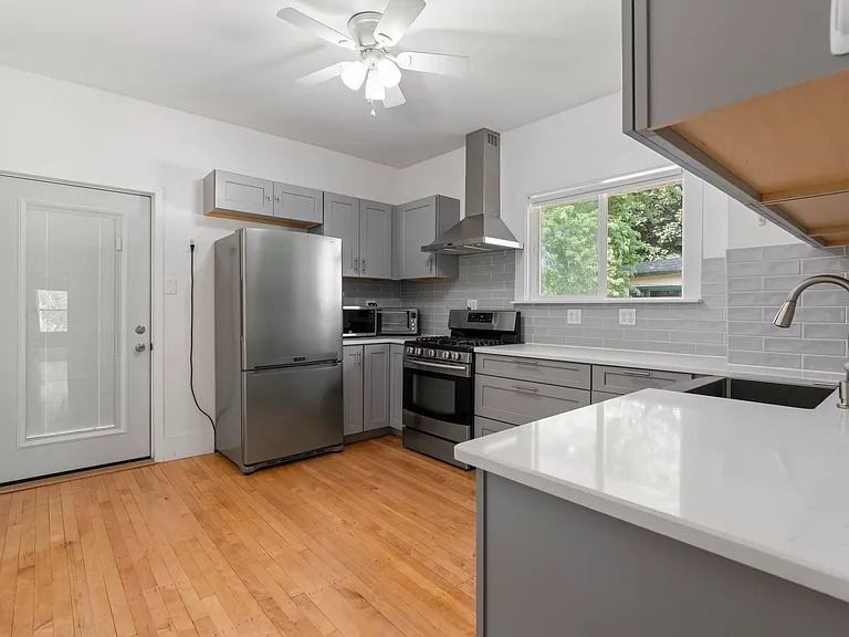 309 Chicago Ave #2 — Photo 12