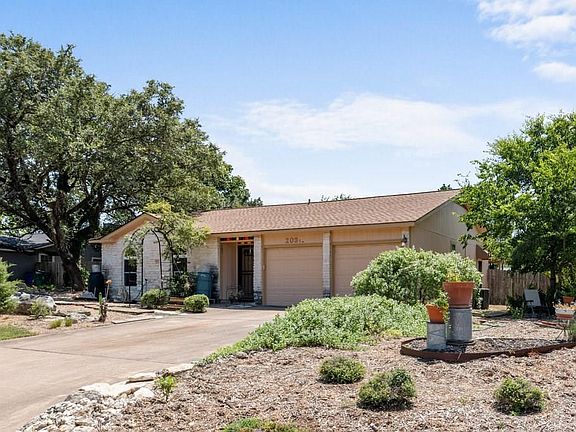 4th image of 203 S Mount Rushmore Dr