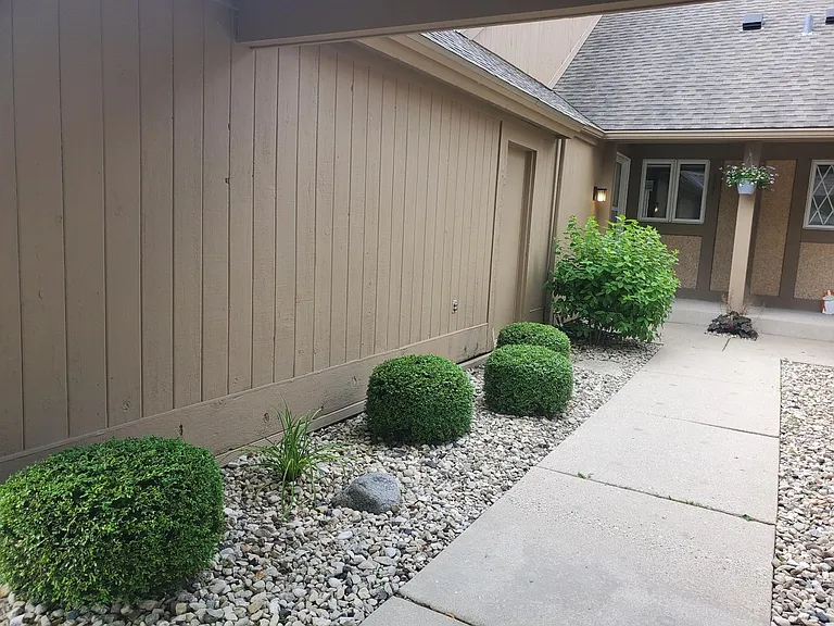 2333 W Cumberland Ct — Photo 2