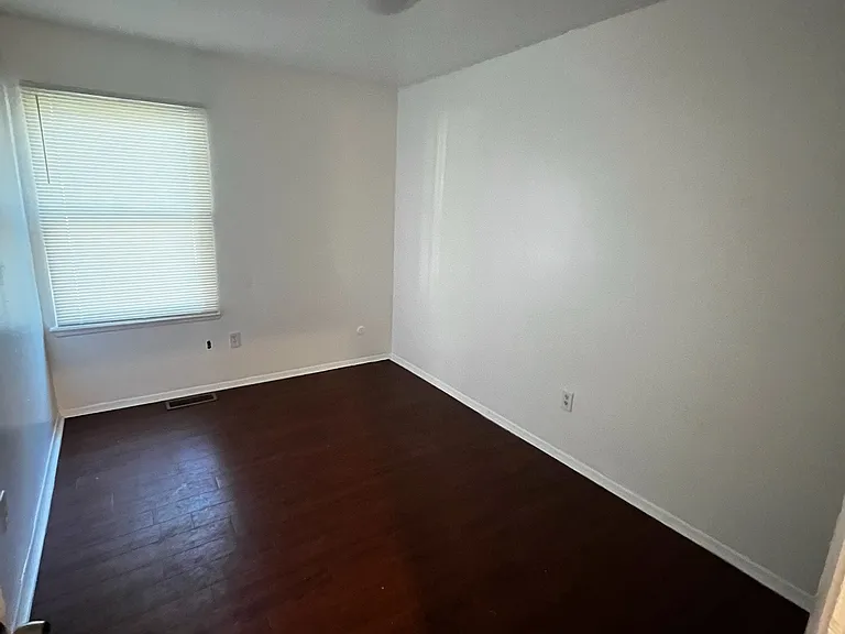 4604 Greenwood Dr — Photo 6