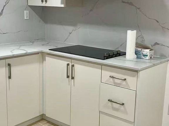 5th image of 29 Ryerson Ave