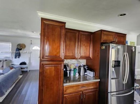 3 Forest Hills Ln