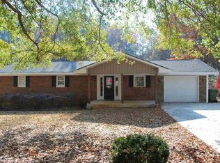 238 Ridgewood Dr, Cleveland, GA 30528
