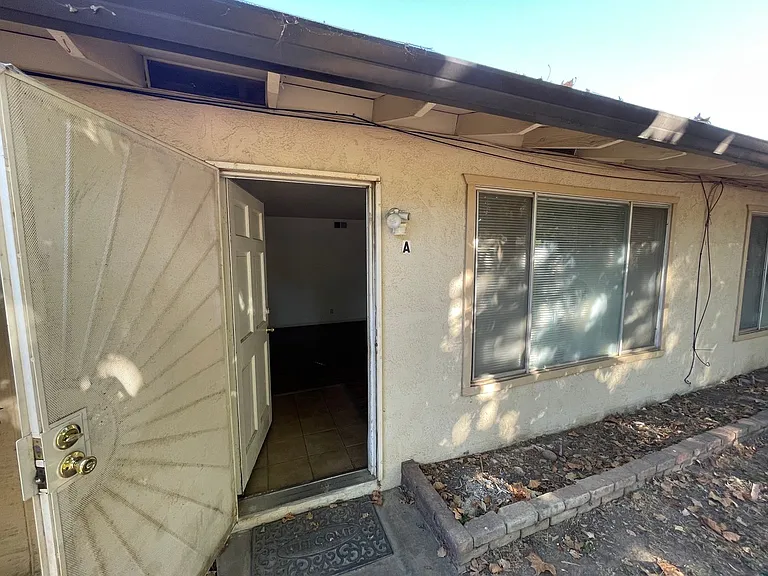 15 San Gabriel Dr — Photo 7