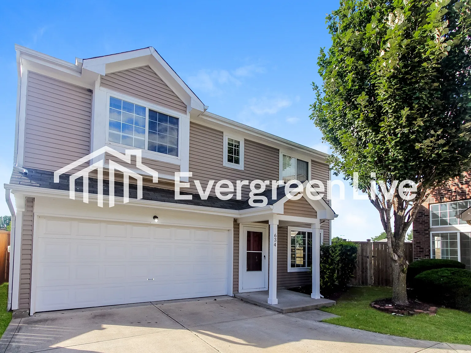 3 bed, 2.5 bath, 1677 sqft, $1,645 — Photo 2