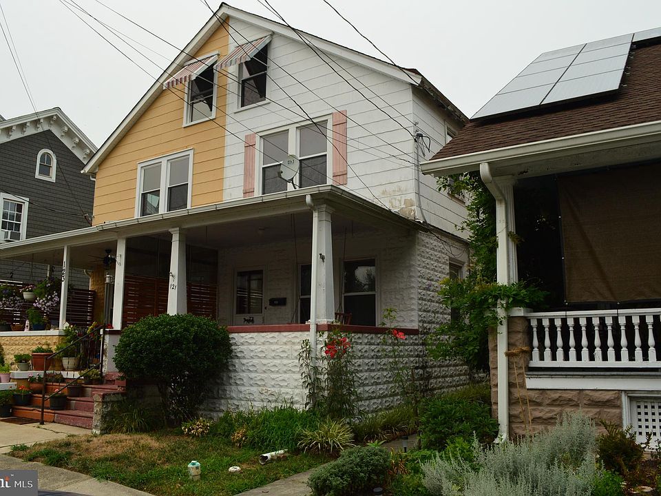 1st image of 121 Broad St