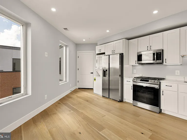 3215 Mount Pleasant St NW #401 — Photo 4