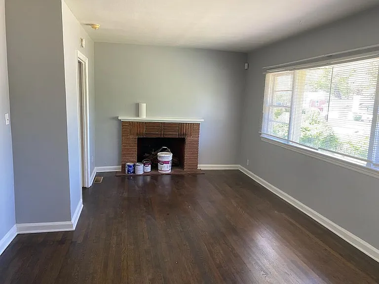 2049 Juanita St — Photo 4