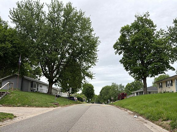 5th image of 3131 Jennifer Ln