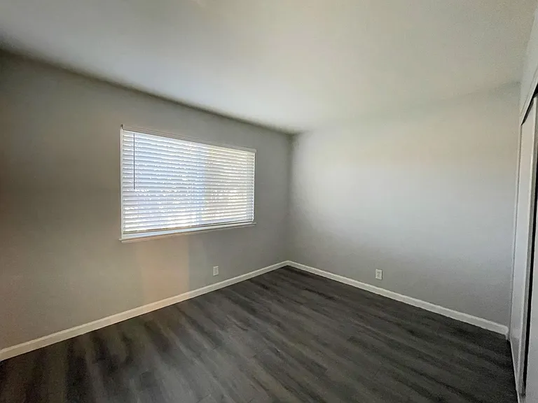 5324 Holiday Dr. — Photo 14