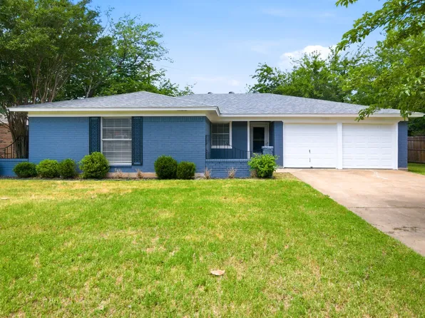504 S Colonial Dr, Cleburne, TX 76033