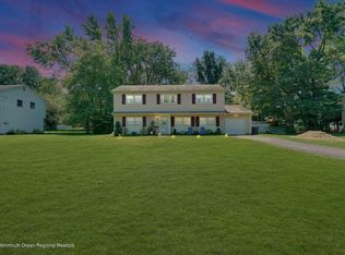 8 Canterbury Rd, Manalapan, NJ 07726