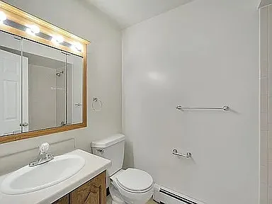 5 Roosevelt Ave #B — Photo 17