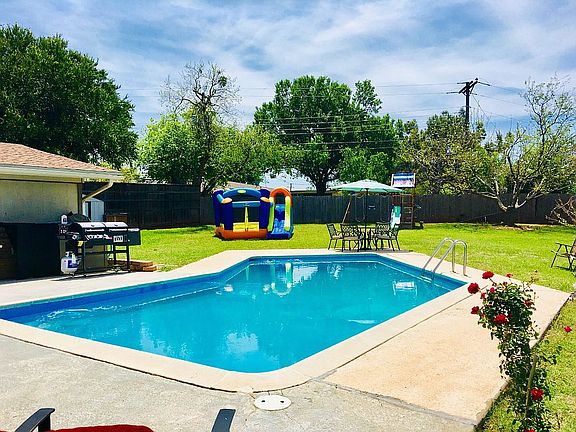 4th image of 1720 Tanglewood Dr