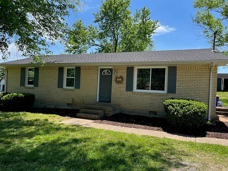 317 Sunset Cir — Photo 1