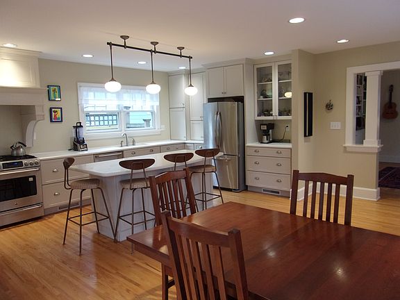 3rd image of 3807 Aylesboro Ave
