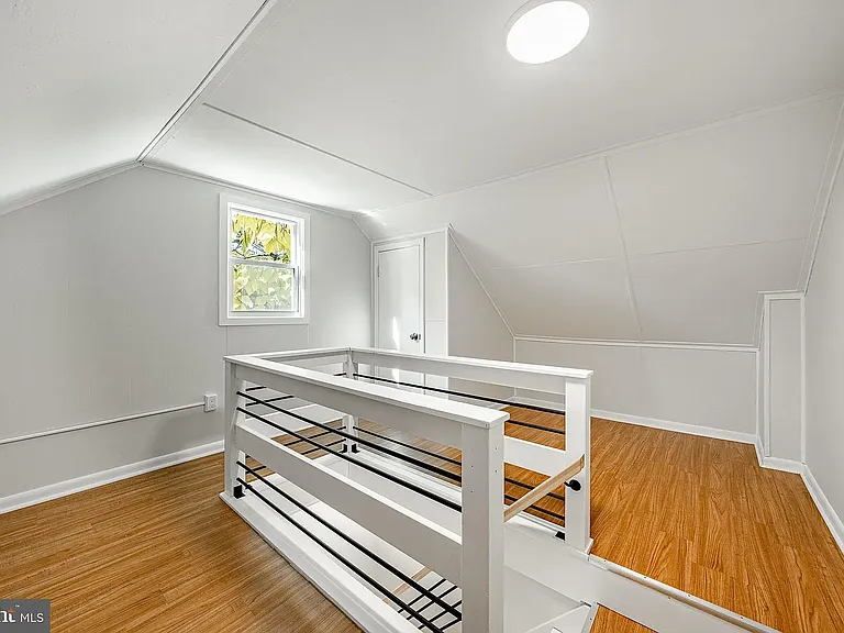 116 Newell St — Photo 10