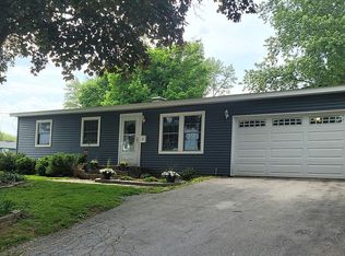 2 Woodburne Dr, Whitesboro, NY 13492