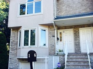 16 Kathleen Ct #16, Ridgefield, NJ 07657