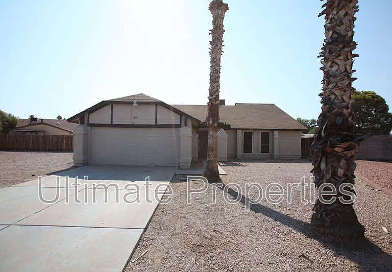 1803 W Barrow Dr — Photo 1
