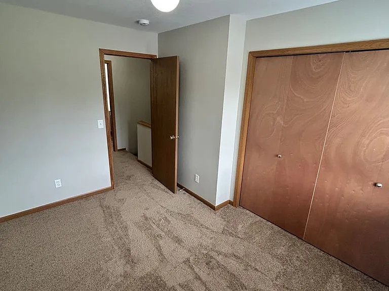 7999 Green Meadow Ct — Photo 18