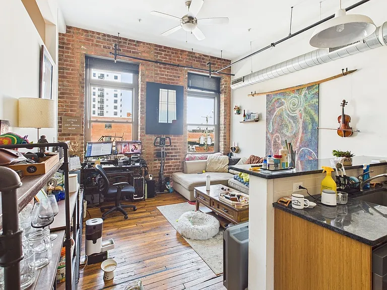 1322 W Broad St — Photo 16
