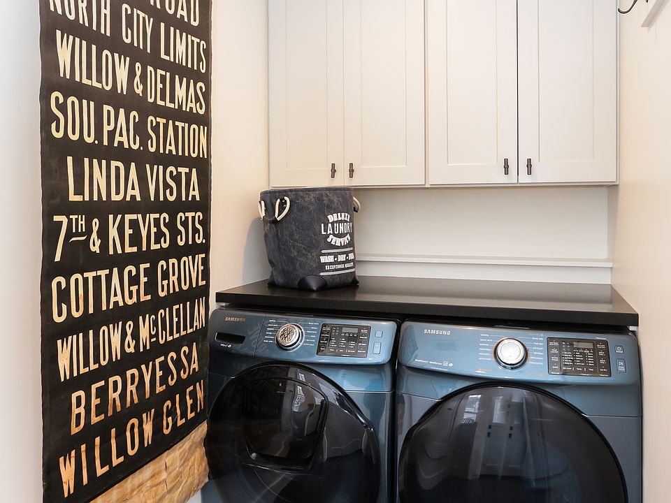 Laundry/mud room