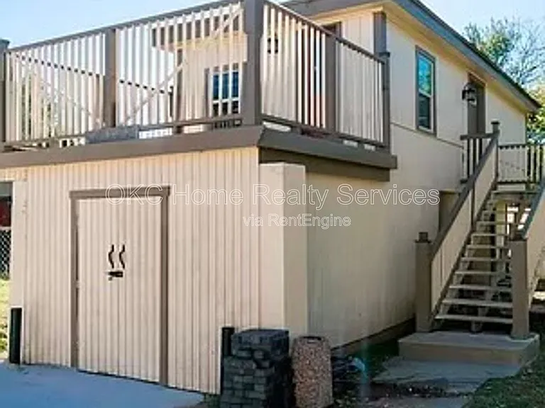 1304 NW 10th St #B — Photo 1