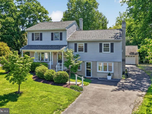2225 E Helms Mnr, Upper Chichester, PA 19061