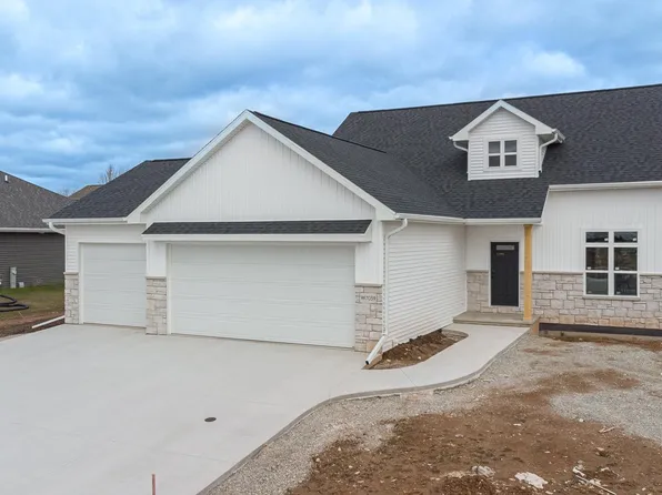 W7059 Jaclyn Ln, Greenville, WI 54942