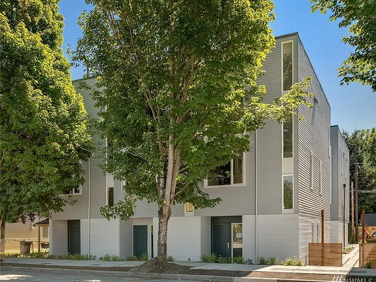 835 S Cloverdale St #B — Photo 1