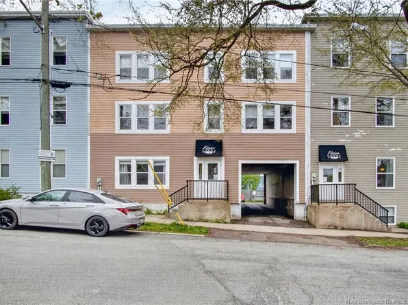 211 King St E #1, Saint John, NB E2L 1H2
