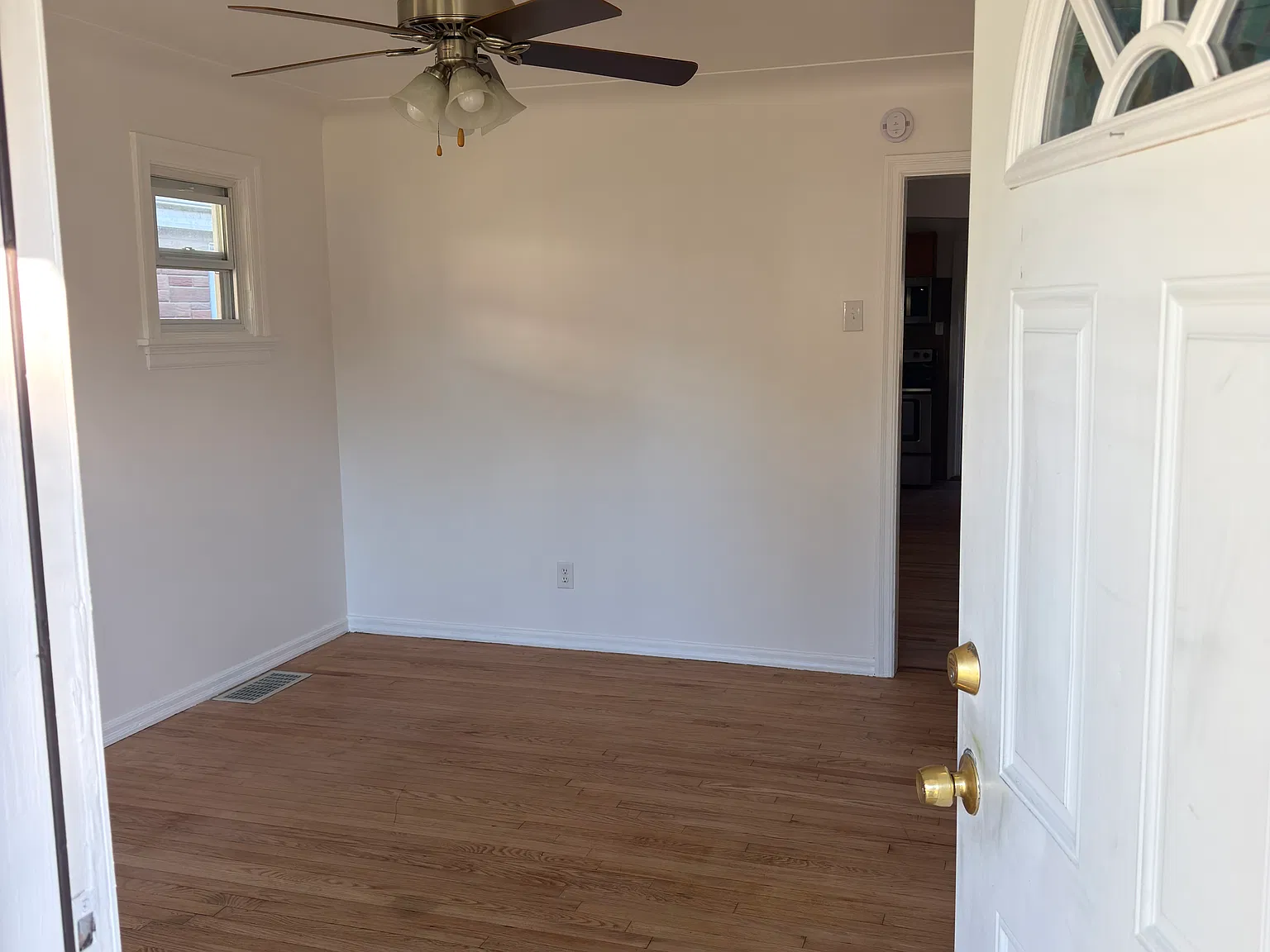 3 bed, 1140 sqft, $1,850 — Photo 2