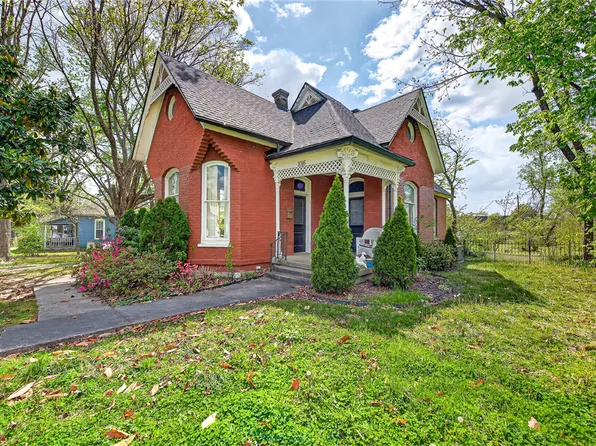 1016 S 4th St, Rogers, AR 72756