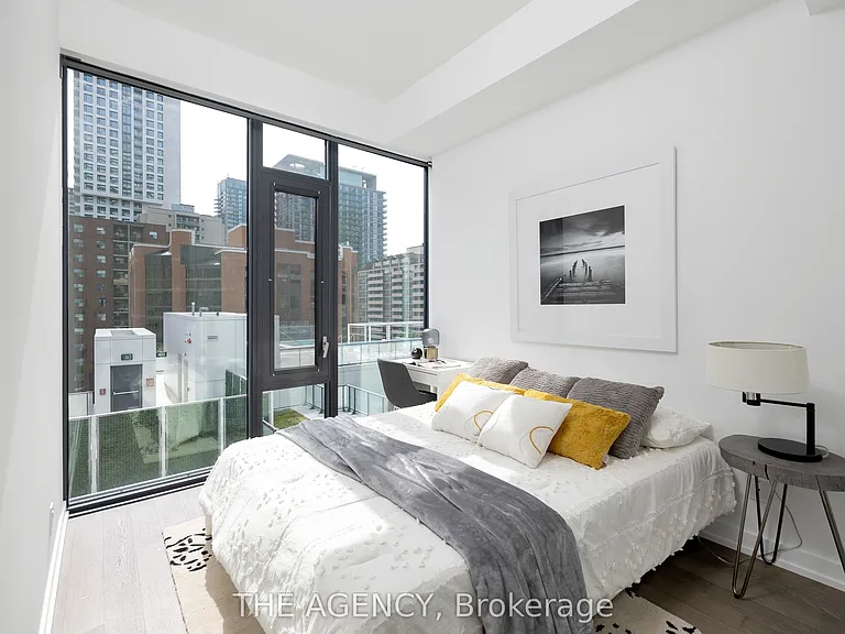 161 Roehampton Ave #804 — Photo 14