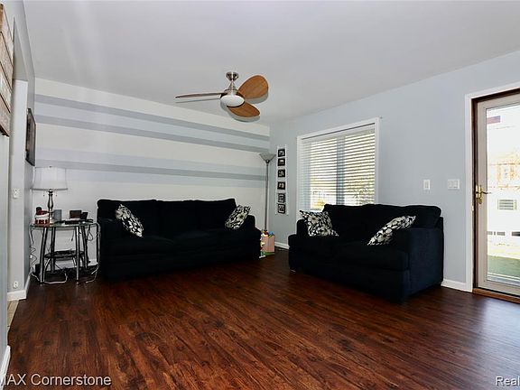 5th image of 41682 Amberly Dr