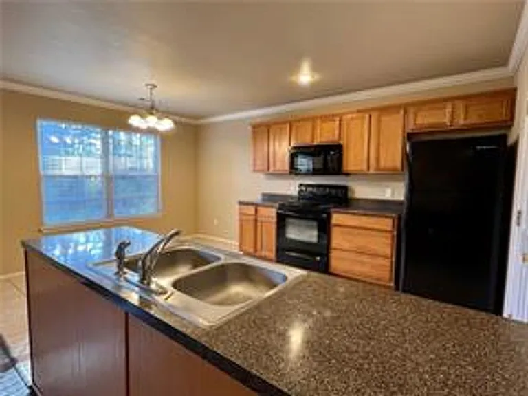 2149-2155 Skyler Dr — Photo 4