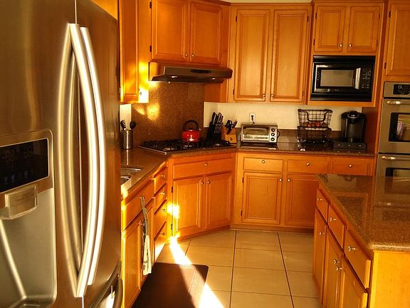 2nd image of 370 Edgewater Dr