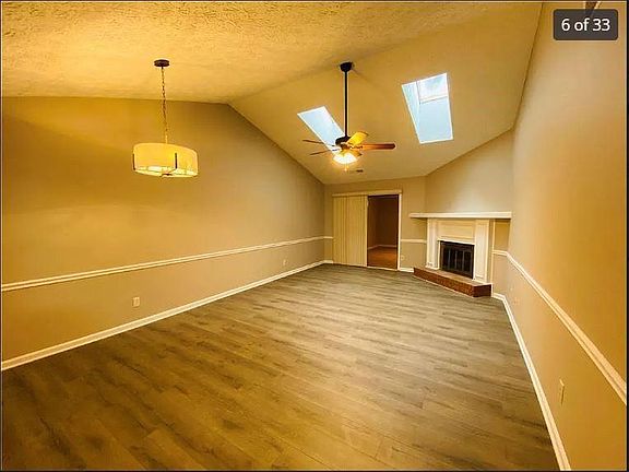 5th image of 5124 Hill Farm Dr NE