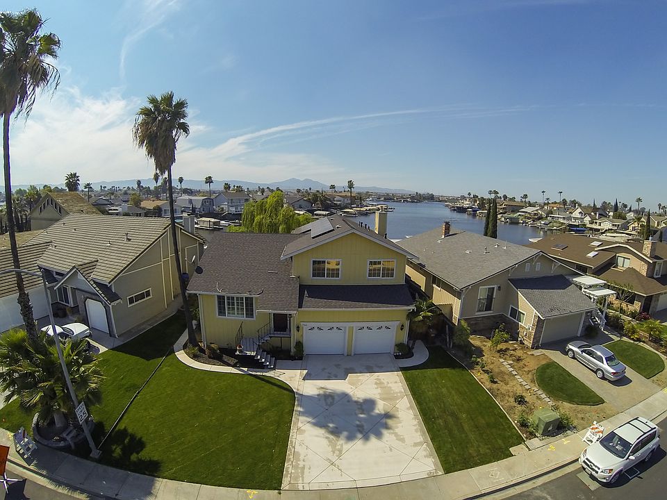 Beautiful deep water home