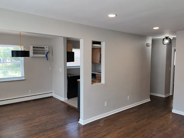 3160 Schubert Ave #2 — Photo 3