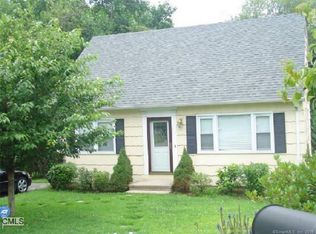 110 Kaechele Pl, Bridgeport, CT 06606