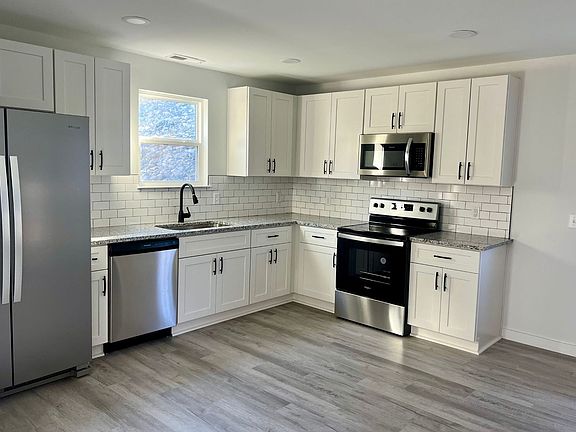3rd image of 816 2nd St SE #34