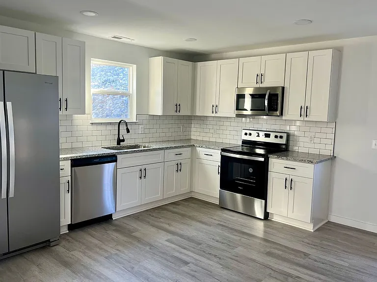 816 2nd St SE — Photo 15