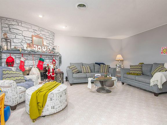 3rd image of 2609 W Chelsea Dr
