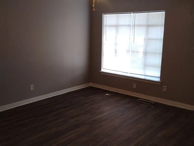 163 Hubbard Dr — Photo 4