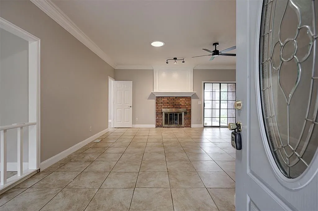 3 bed, 1706 sqft, $1,700 — Photo 2