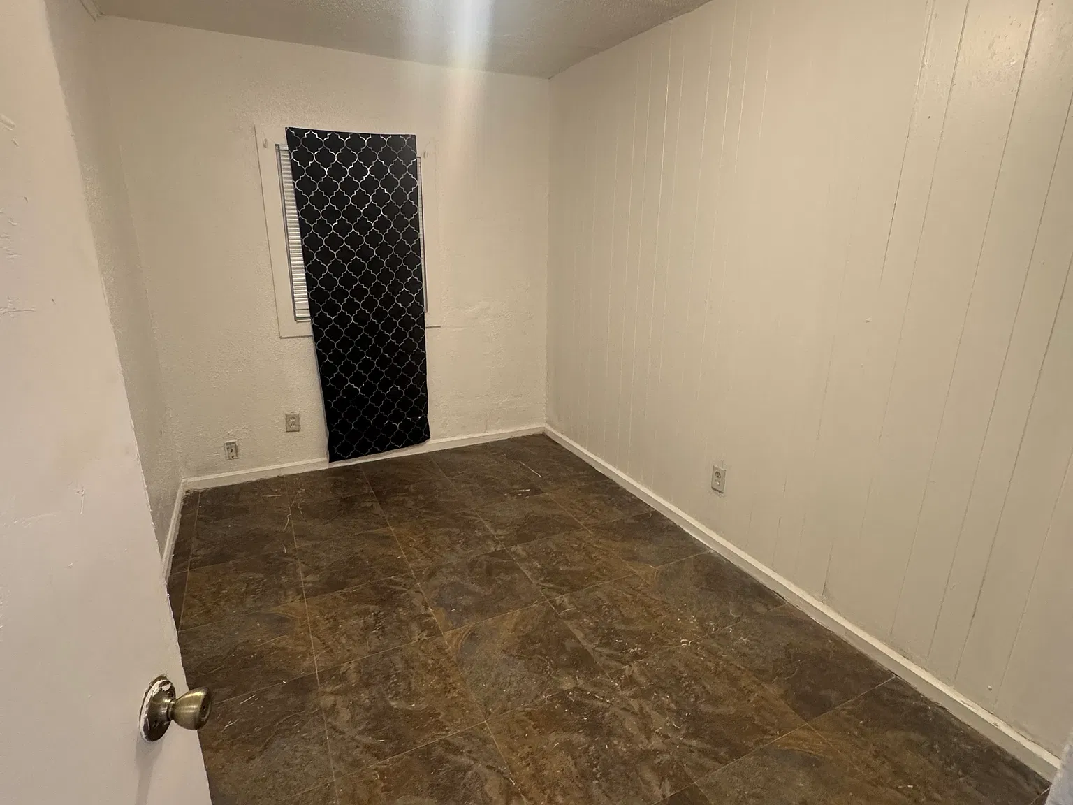 5 bed, 1504 sqft, $1,500 — Photo 1