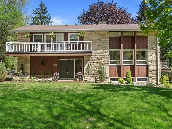 2364 North 117th STREET, Wauwatosa, WI 53226